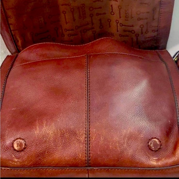 Fossil brand Messenger handbag in great condition - Picture 5 of 7